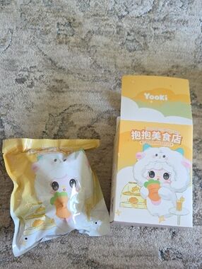 Yooki Gourment Restaurant Sheep Plush Keychain Orange Chick